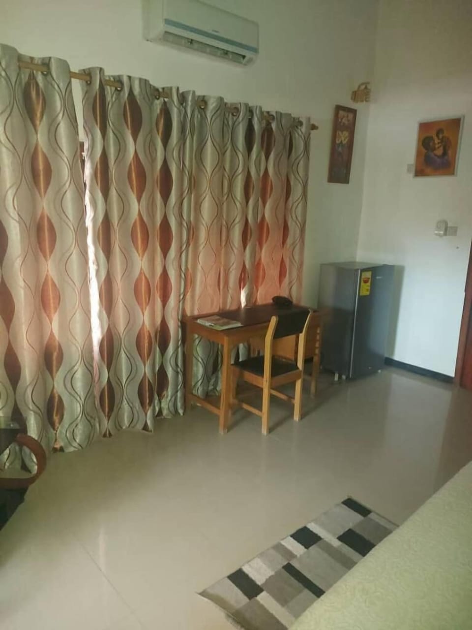 Desk, WiFi (free), bed sheets