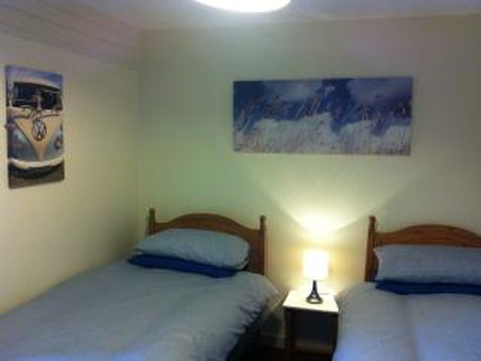 Twin bedroom
