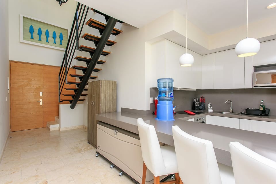 Exclusive Penthouse, Kitchen | Private kitchen | Fridge, microwave, oven, stovetop