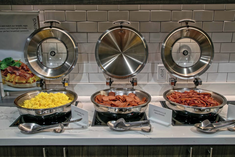 Free full breakfast on weekdays