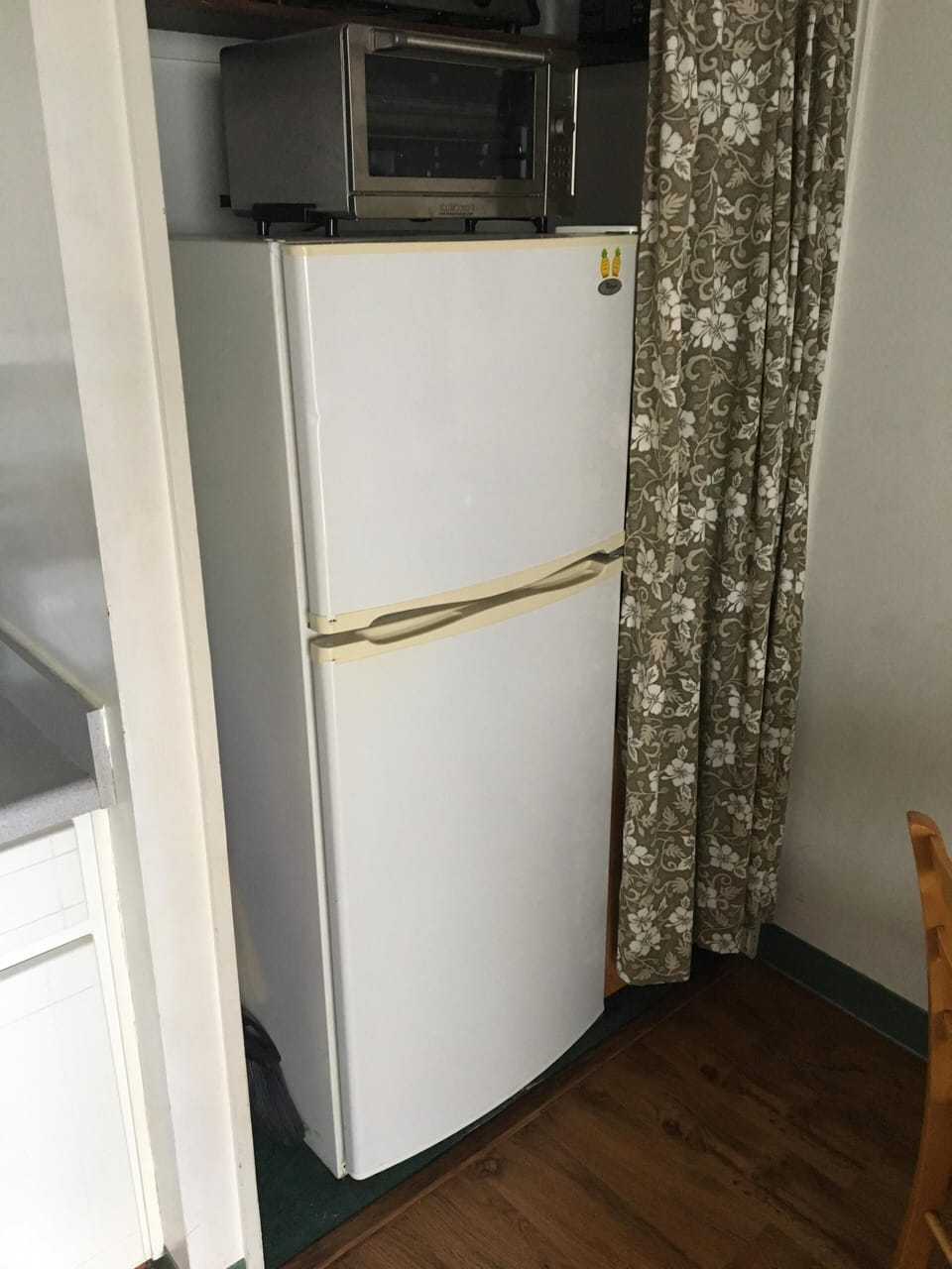 Refrigerator and mini oven