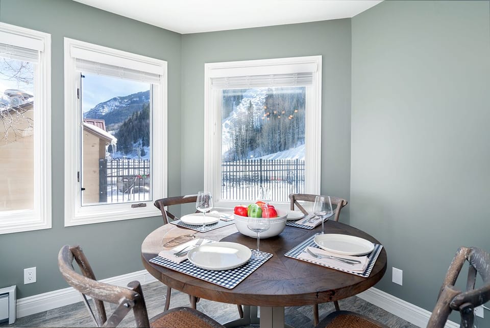 2-Telluride-Etta-Place-101-Dining-Table-v12.jpg