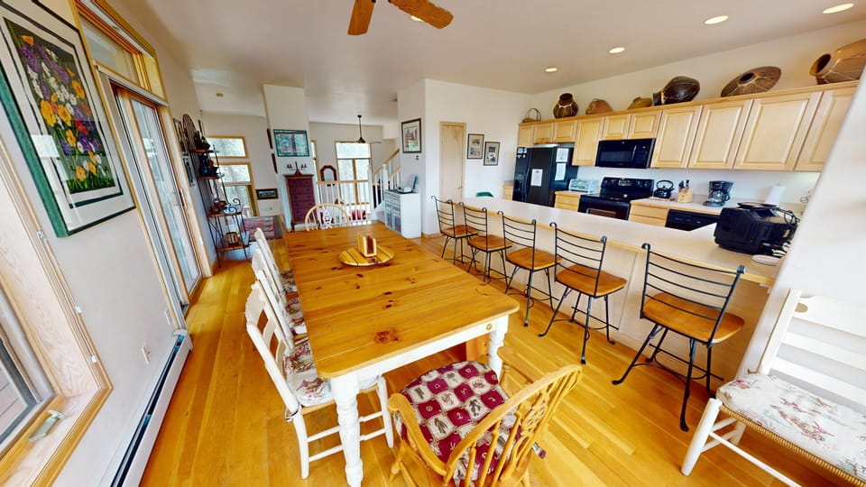 Spacious Dining and Kitchen Area - Spacious Dining and Kitchen Area