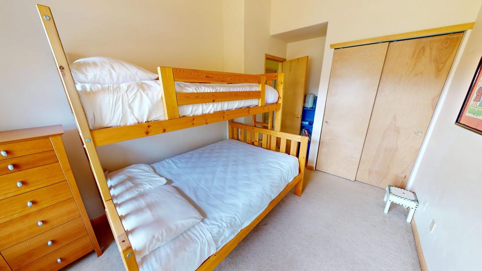 3rd Upstairs Bedroom with Double Twin Bunk - 3rd Upstairs Bedroom with Double Twin Bunk