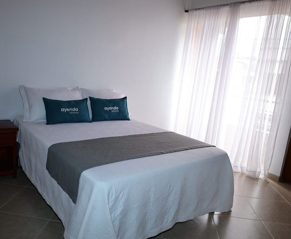 Deluxe Double Room, Non Smoking | 6 bedrooms, desk, laptop workspace, blackout drapes