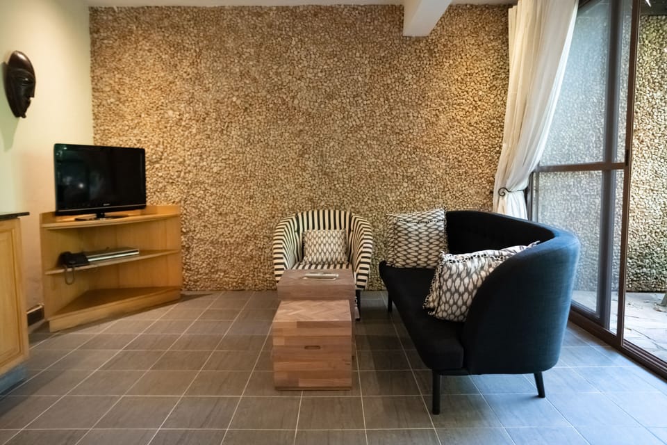 Executive Suite | Premium bedding, down comforters, free minibar, in-room safe