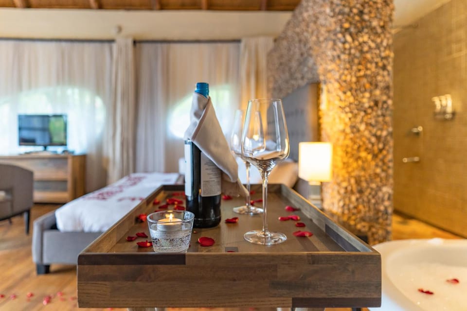Junior Suite | Premium bedding, down comforters, free minibar, in-room safe