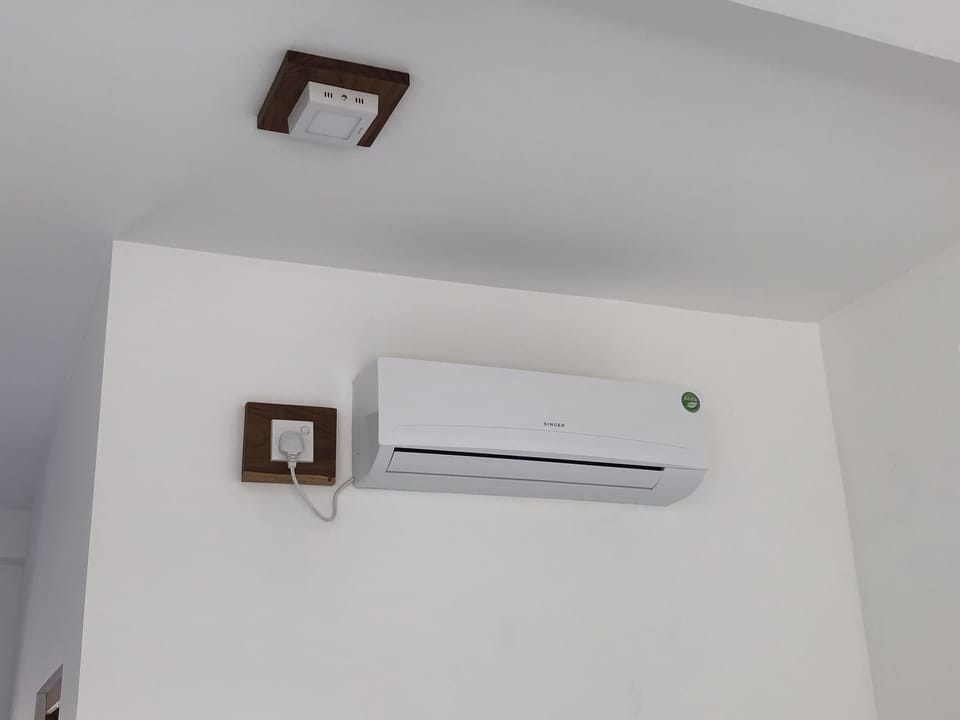 Soundproofing, free WiFi, bed sheets