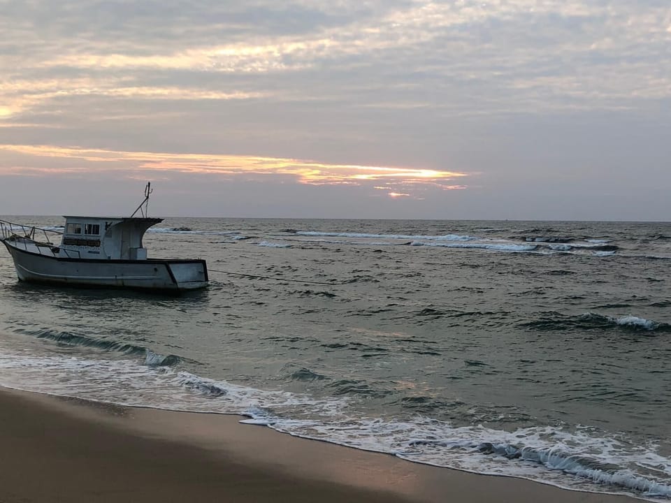Dasu's Restaurant & Villa Bed and Breakfast in Hikkaduwa