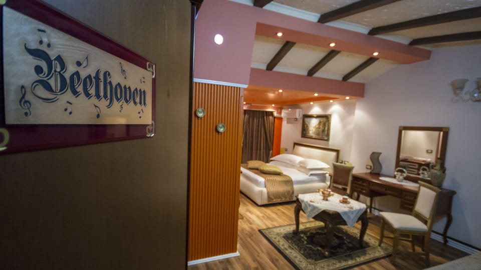 Luxury Triple Room, 1 Bedroom (Betthoven) | Premium bedding, memory foam beds, desk, blackout drapes