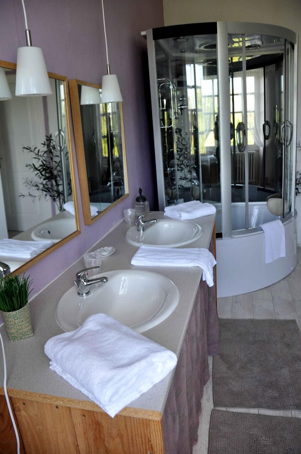 Royal Suite, Garden View | Bathroom | Rainfall showerhead, free toiletries, hair dryer, towels