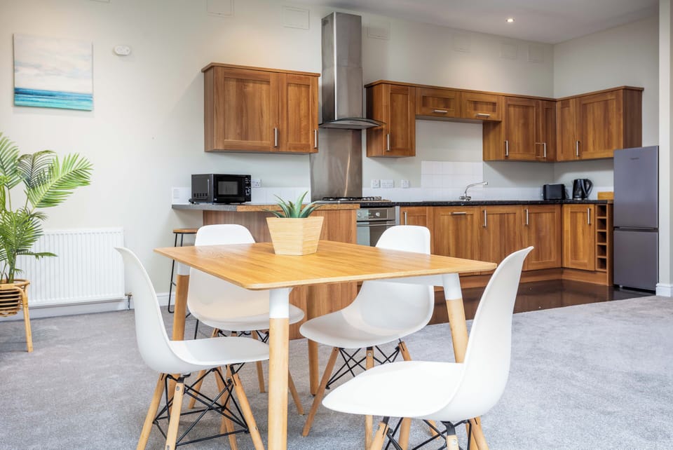 2 bedrooms, individually decorated, individually furnished