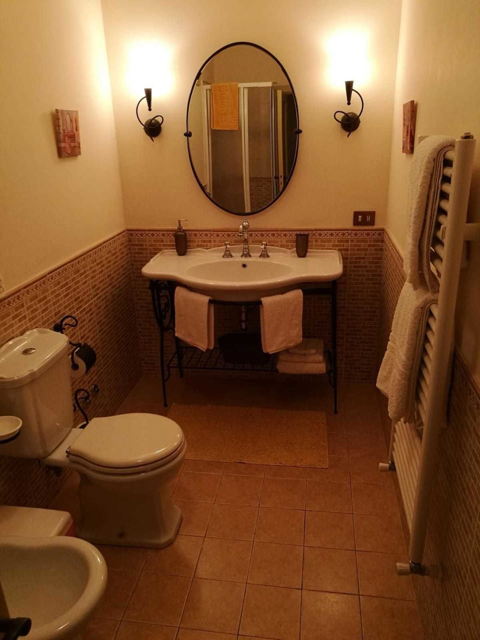 Triple Room | Bathroom | Shower, free toiletries, hair dryer, bathrobes