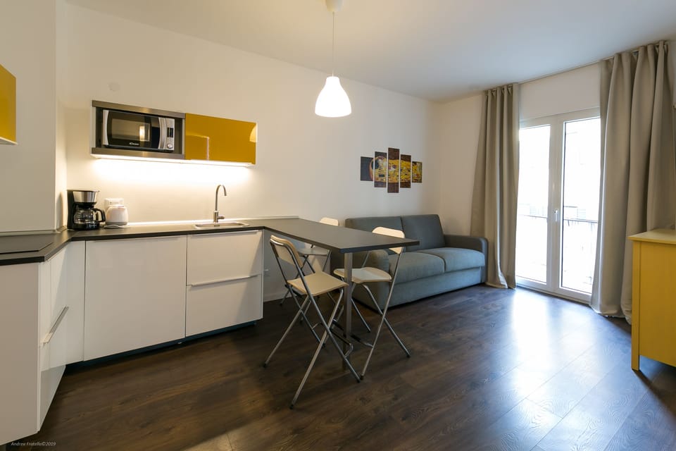Deluxe Apartment, 1 Double Bed with Sofa bed, Non Smoking, City View (Diamond) | Private kitchen | Full-size fridge, microwave, stovetop, coffee/tea maker