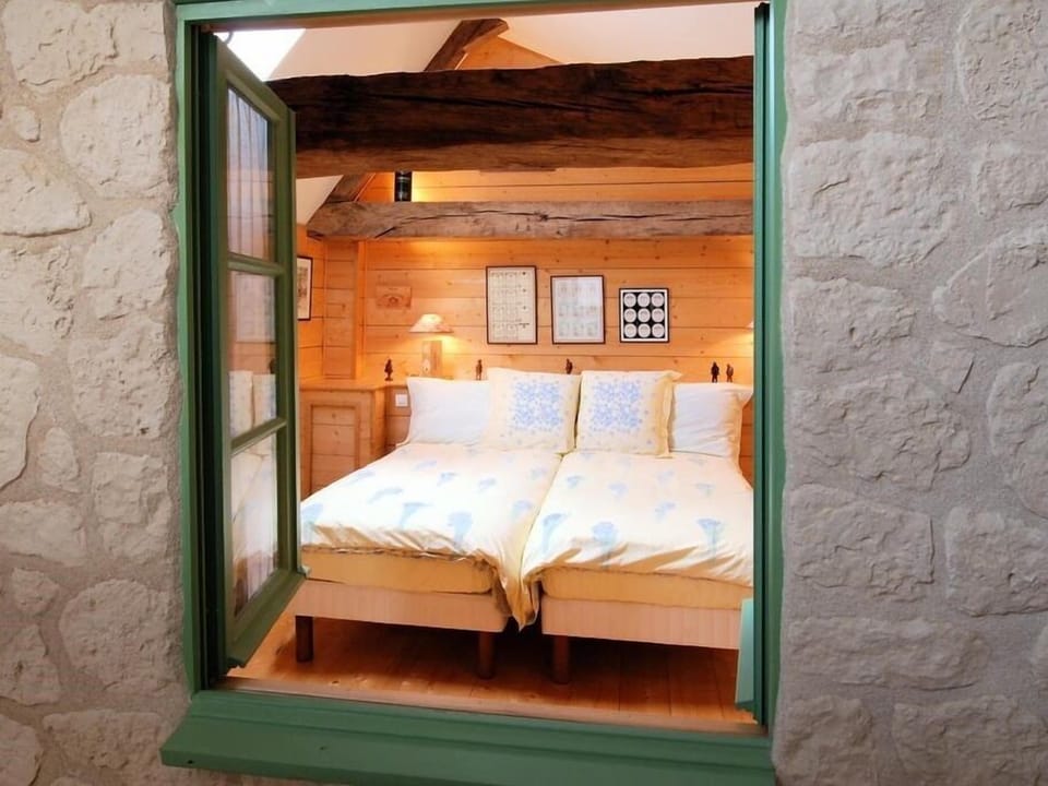 Comfort Twin Room, Private Bathroom (La Loge de Vigne) | Blackout drapes, free WiFi, bed sheets