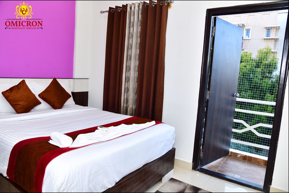 In-room safe, soundproofing, cribs/infant beds, rollaway beds