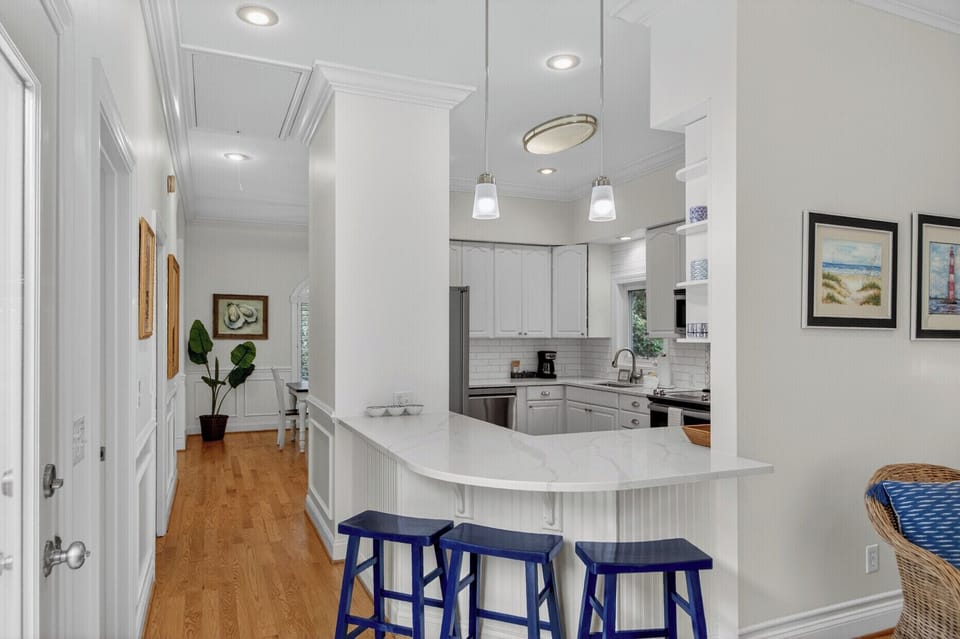 Kitchen bar.