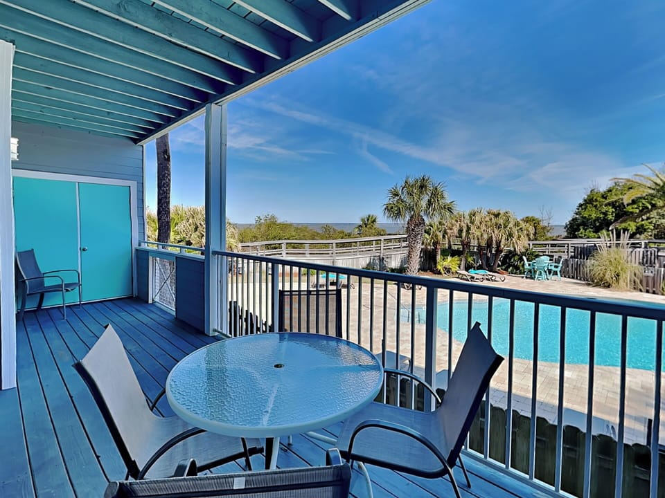 Private Balcony w/ Bay & Pool Deck Views