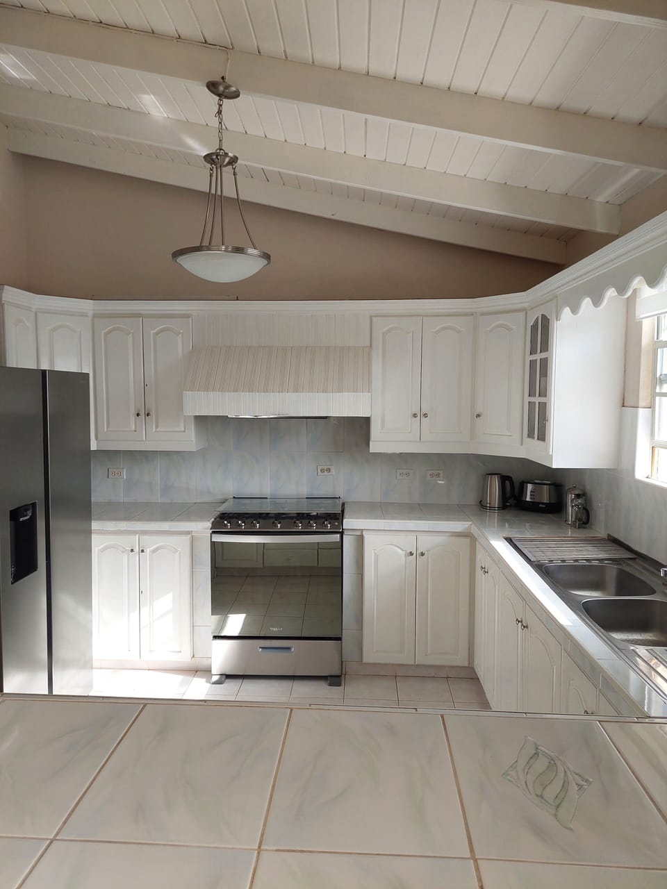 The Spacious Kitchen 