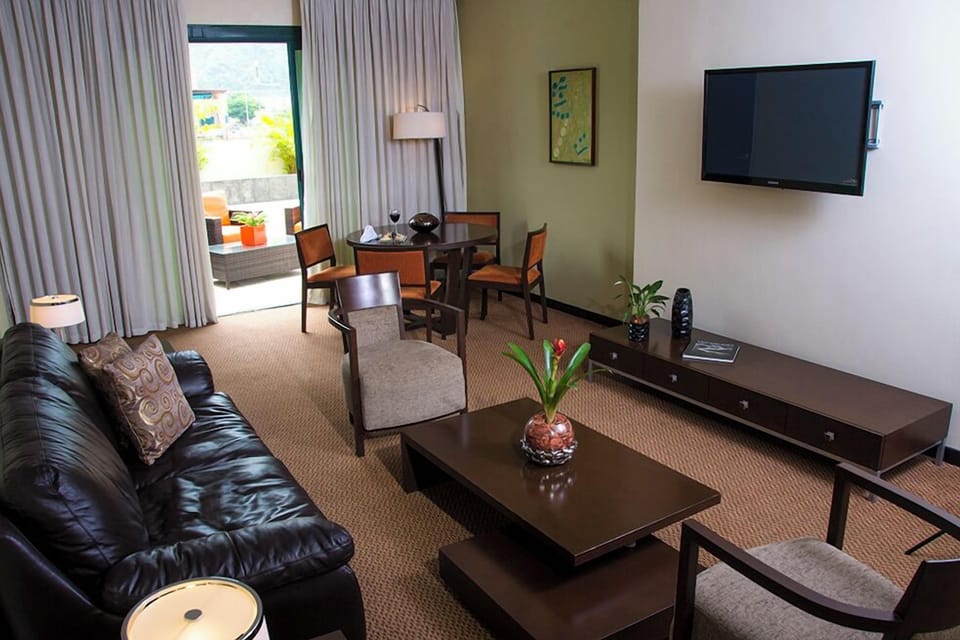 Classic Suite, Balcony, City View | Egyptian cotton sheets, hypo-allergenic bedding available