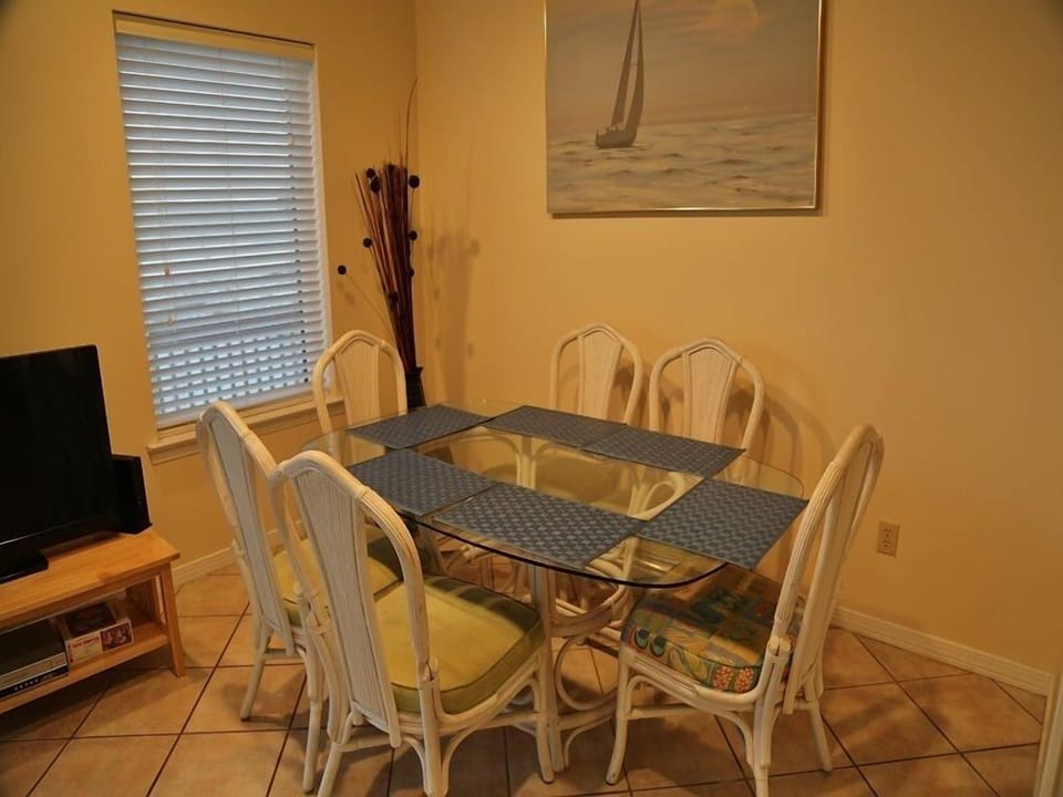 Ocean Reef 802 - Dining area on main level