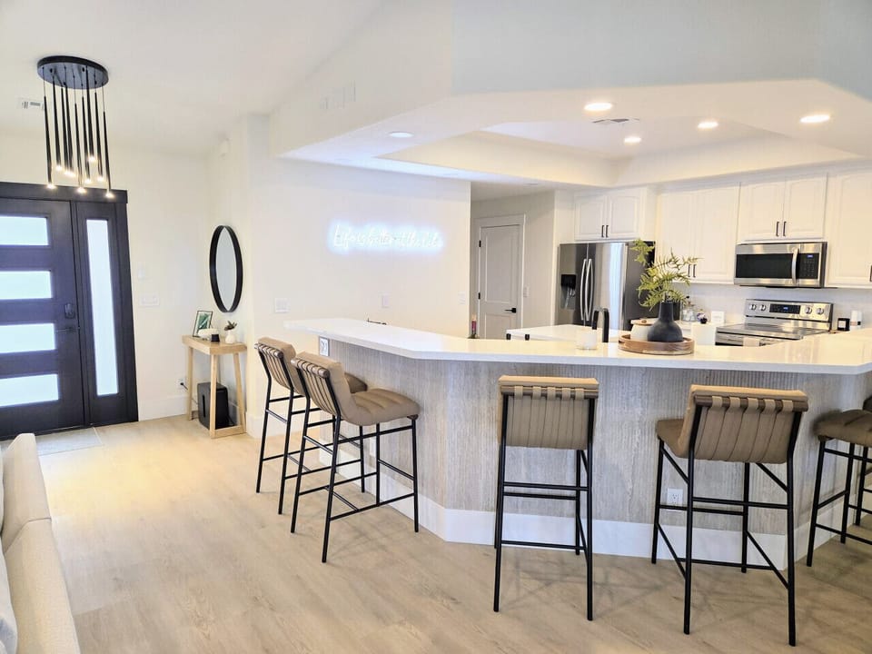 Kitchen: This culinary powerhouse is a dream come true for the ambitious home chef.