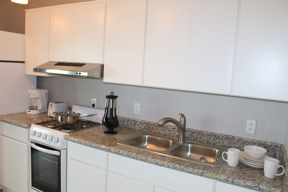 Studio Apartment equipped kitchen