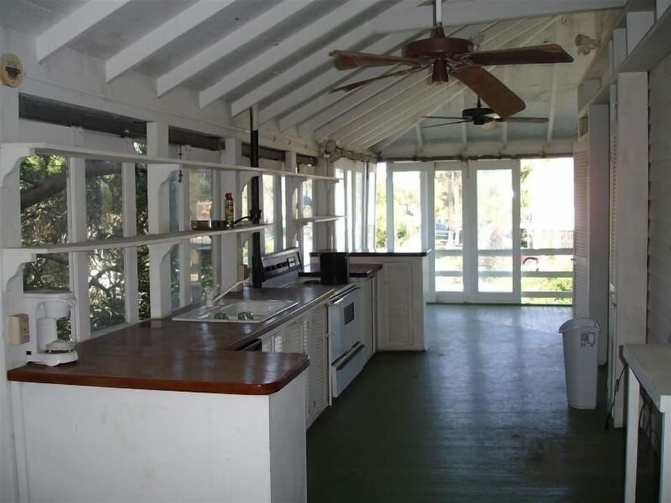 Upstairs Shrimp and Crab Boiling Kitchen