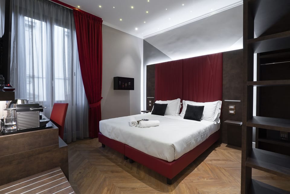 Suite Luxury Sauna Jacuzzi | 1 bedroom, minibar, in-room safe, desk