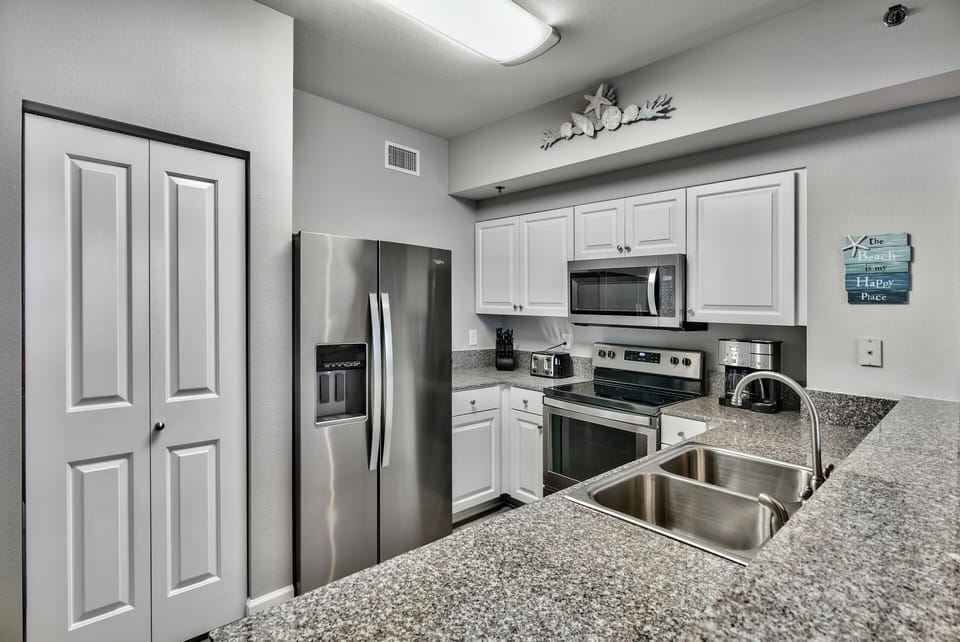 Fully stocked kitchen with everything you need!