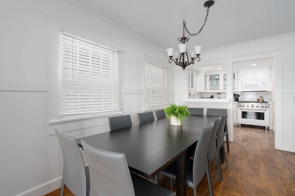 Dining room with walk-in pantry & buffet