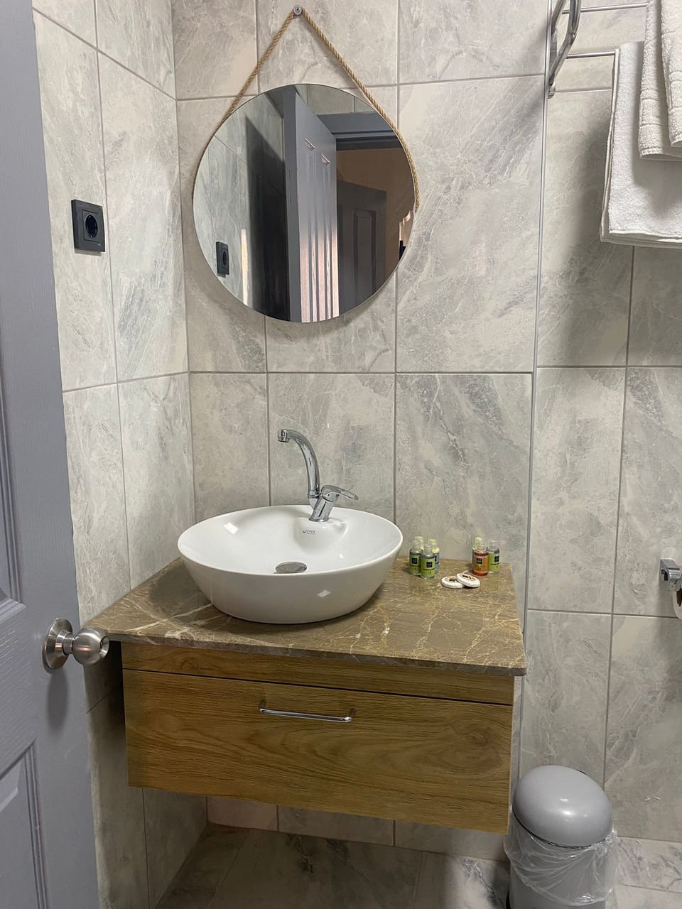 Deluxe Triple Room | Desk, iron/ironing board (on request)