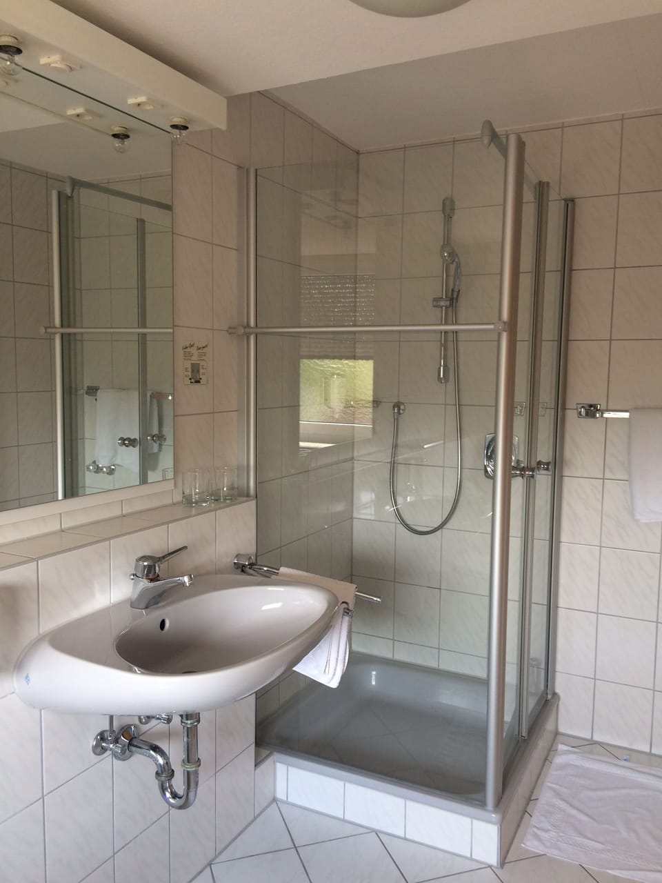 Double Room | Bathroom shower