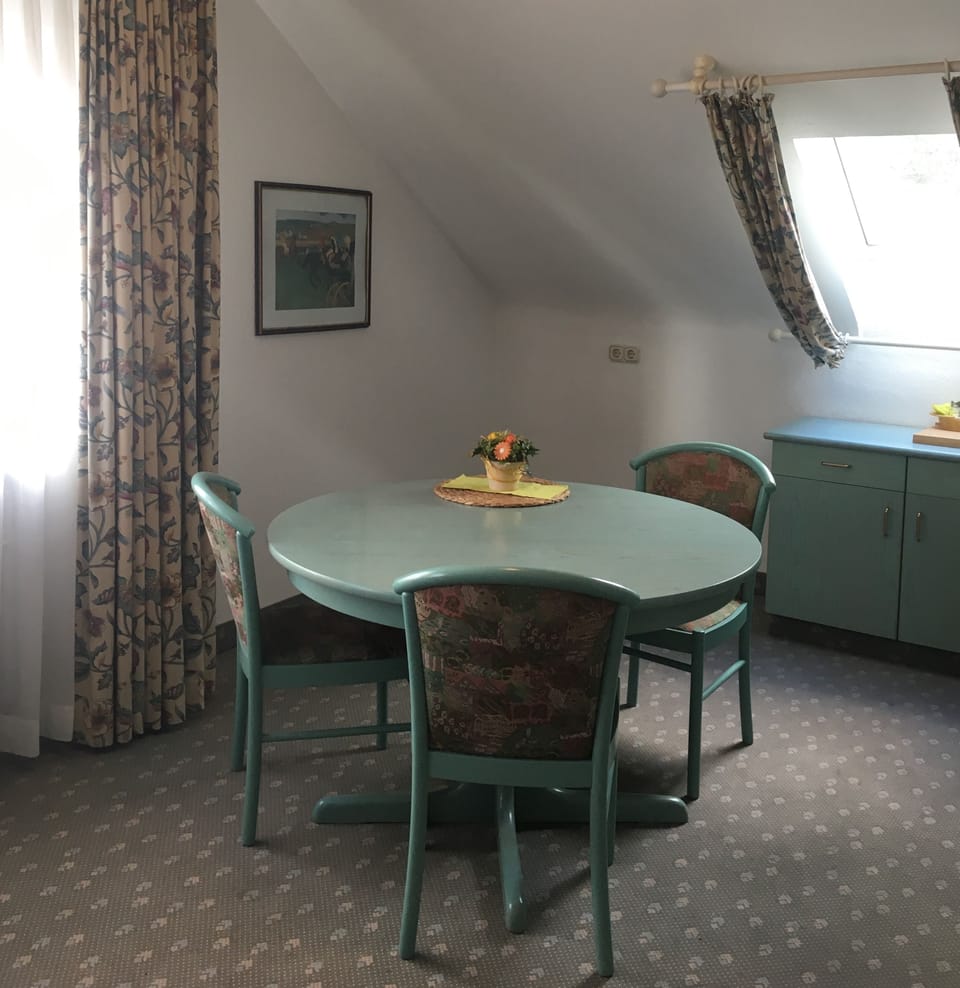 Apartment, 1 Double Bed with Sofa bed | In-room dining