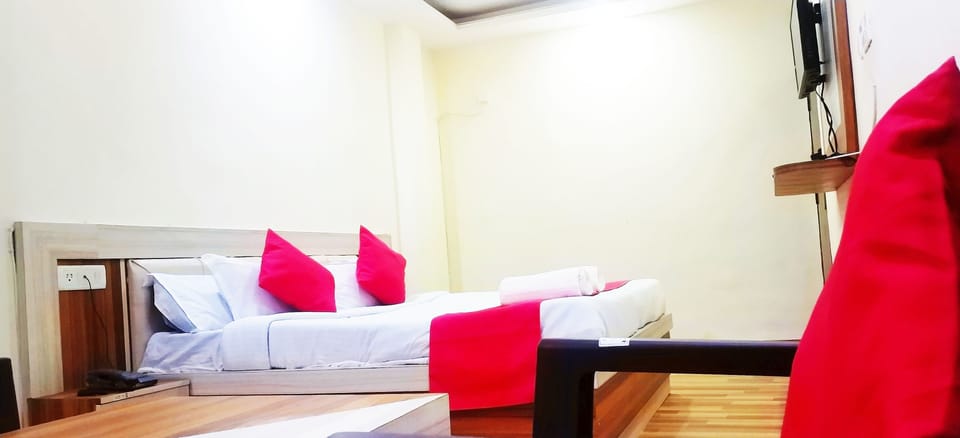 Comfort Double Room | Iron/ironing board, rollaway beds, free WiFi