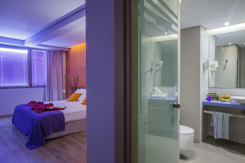 Executive Double Room | Down comforters, in-room safe, individually decorated