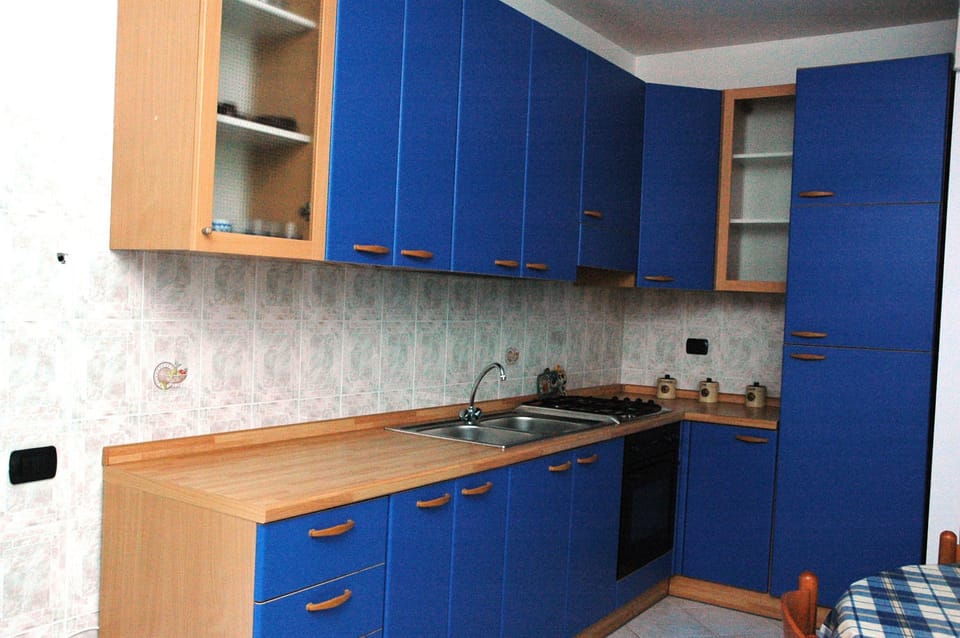 Economy Apartment, 1 Bedroom, Partial Sea View, Annex Building | Living room | 19-inch TV with satellite channels