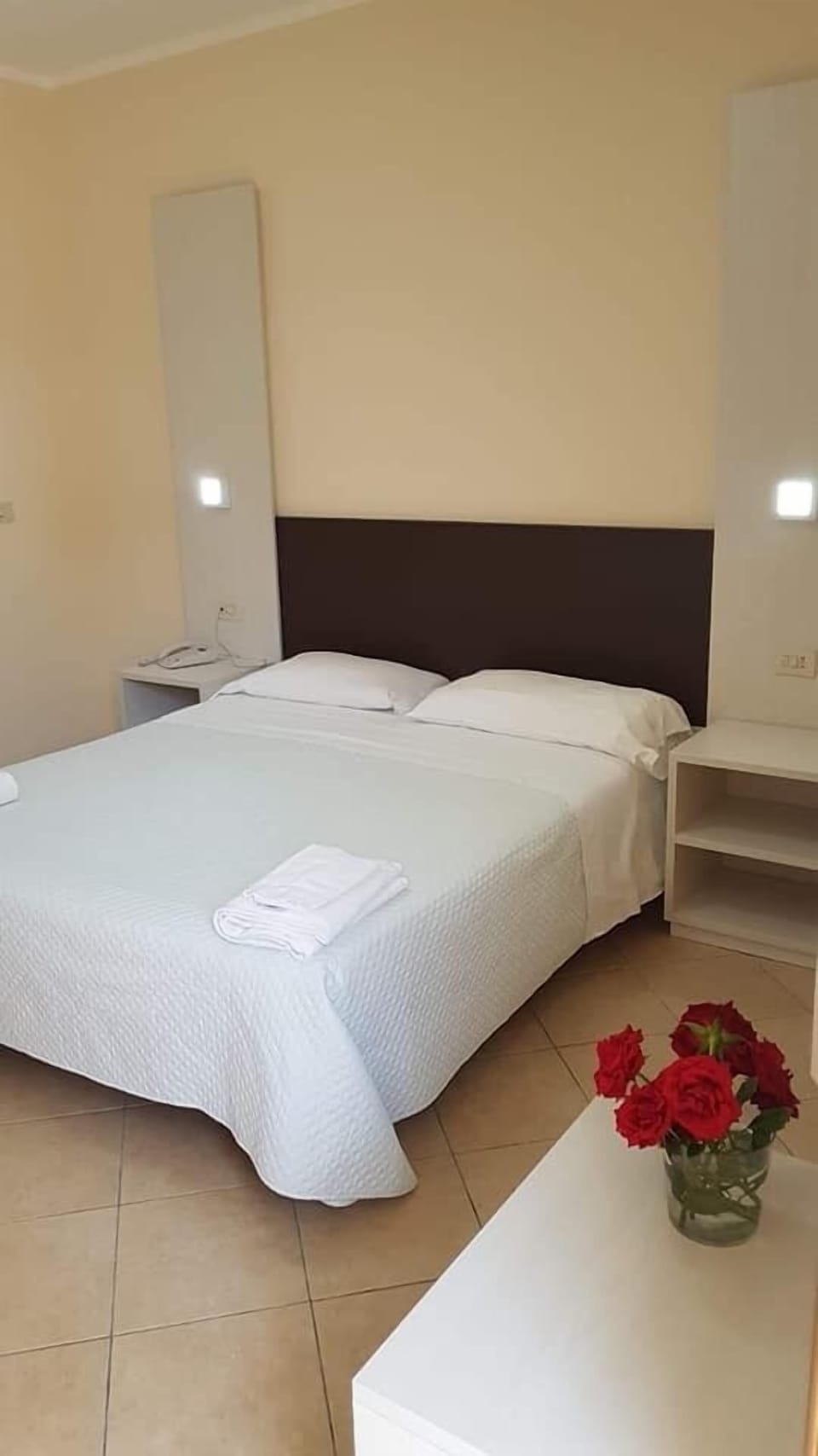 Standard Room, Courtyard Area | Minibar, in-room safe, individually decorated, desk