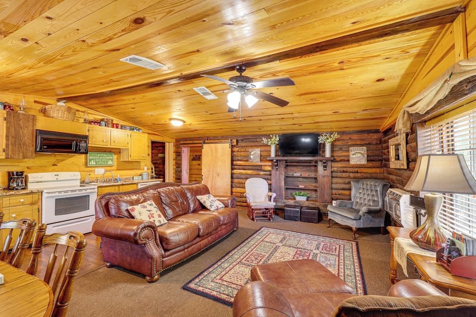 Living Room | Free WiFi | Satellite TV | Central A/C & Heat