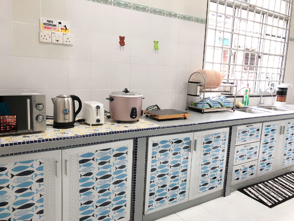 House | Private kitchen | Shared fridge, microwave