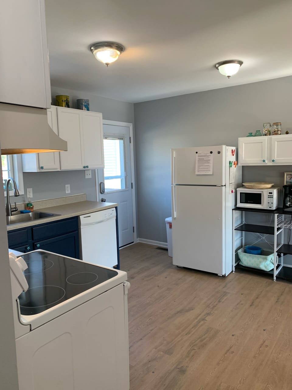 Kitchen from hallway 