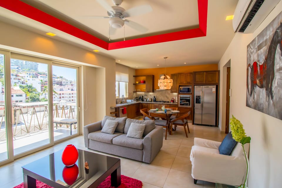 V177 404, Living room. (MyPvRentals)