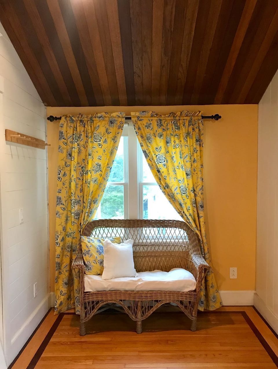 Master bedroom sitting area