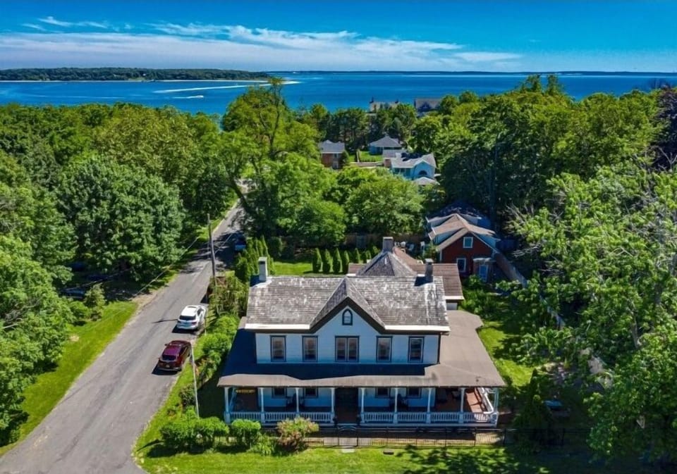 Whitecap Property