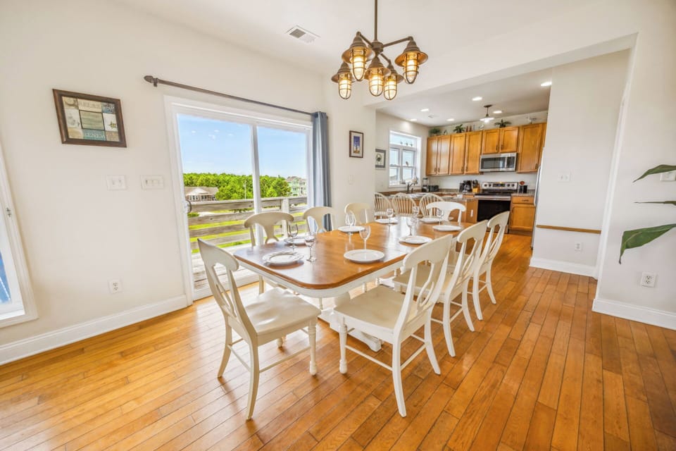 Surf or Sound Realty - 610 - Bold Surf - Dining Area -3