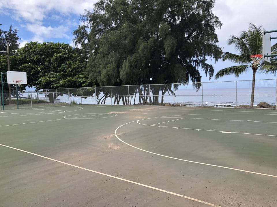 5 minutes of walking to this court by the ocean.
