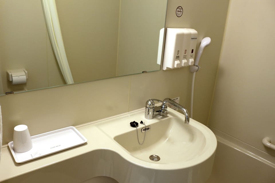 Bathroom sink