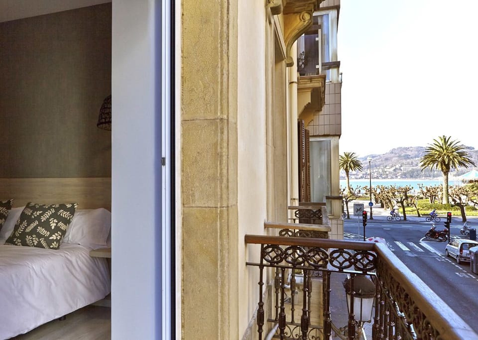 Pension Peñaflorida Bed and Breakfast in San Sebastian
