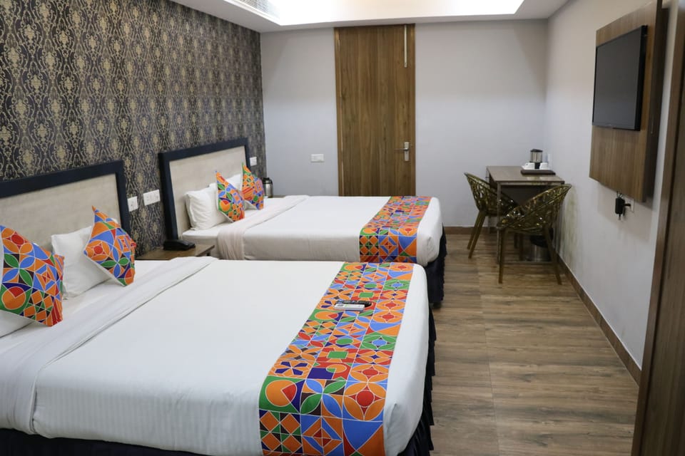 Family Double Room, 2 Double Beds, Smoking | Free WiFi, bed sheets
