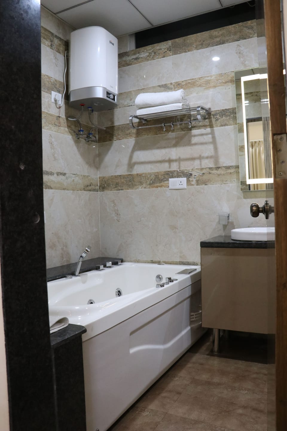 Executive Single Room, 1 Double Bed, Smoking | Bathroom shower